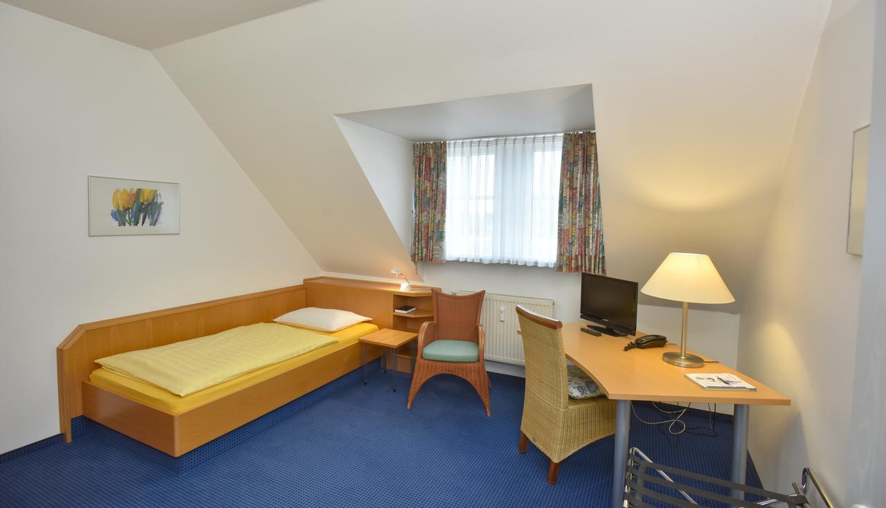 Hotel Fasanengarten Зарщед Екстериор снимка